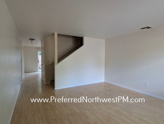 Photo - Updated Townhouse in South Eugene