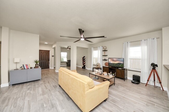 Building Photo - 18410 Avanta Cove Dr