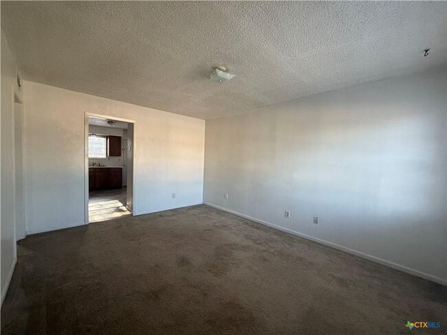 Building Photo - 601 Westview Cir