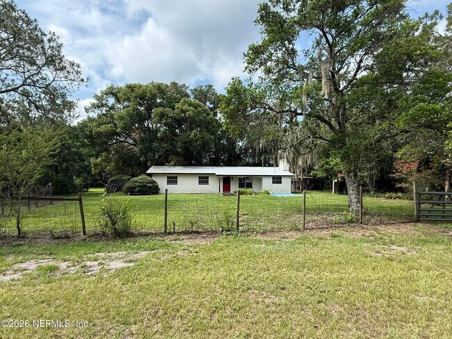 Foto del edificio - 7451 Crill Ave