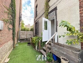 Building Photo - 68 Putnam Ave