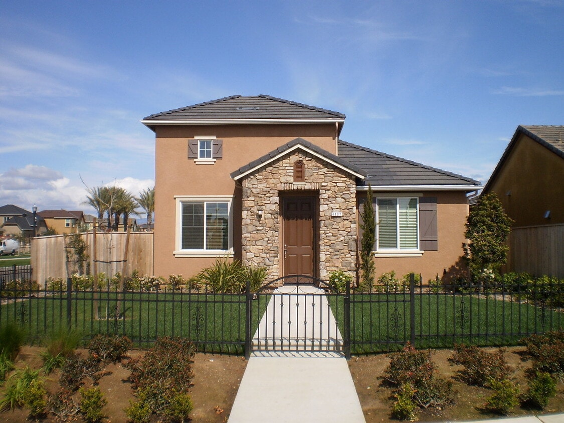 Primary Photo - Fantastic Harlan Patio Home with Fenced Fr...