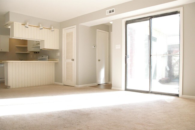 Building Photo - 1021 Lands End Way