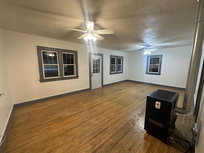 Foto del edificio - 1bedroom, 1.5 bathrooms, Pet Friendly!