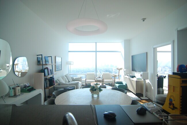 Foto del edificio - 900 W Olympic Blvd