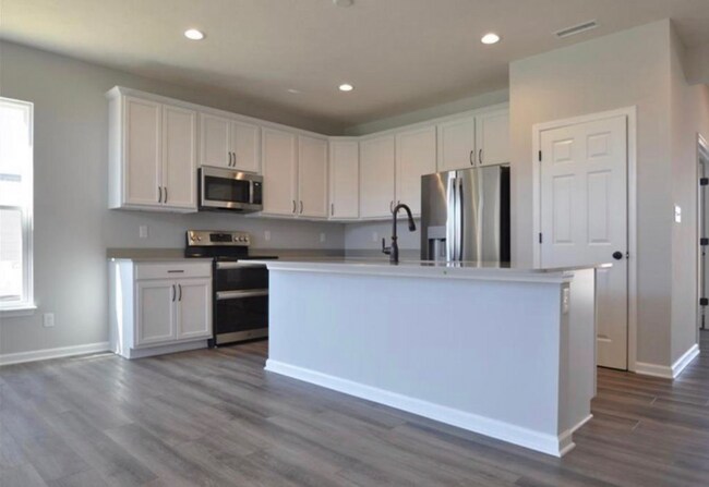 Building Photo - 15269 Porcini Way