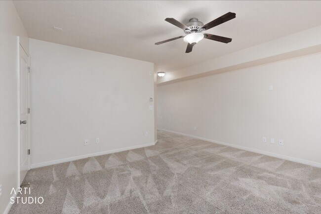 Foto del edificio - Sky Hawk Townhome