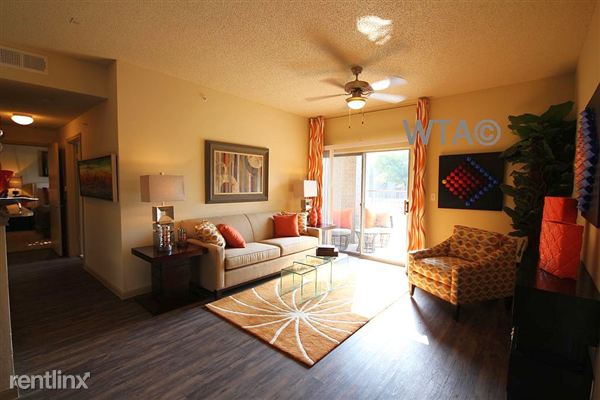 Foto del edificio - 1530 NW Crossroads