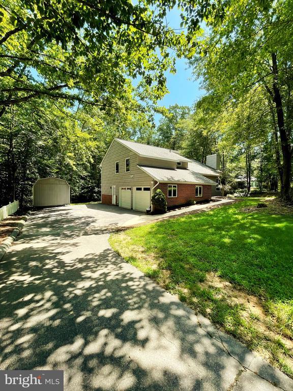 Foto del edificio - 22480 Sparrow Ct