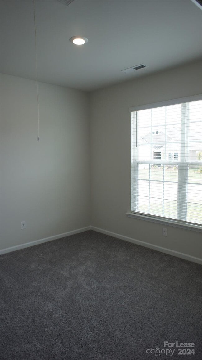 Building Photo - 137 Pampas Pl