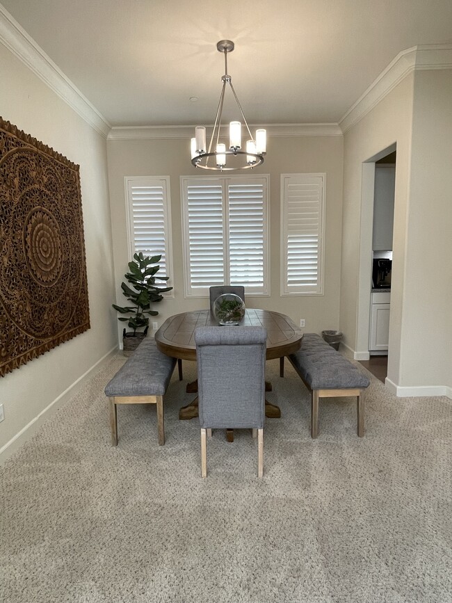 Foto del edificio - 4154 Olmstead Way