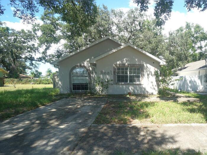 Primary Photo - Spacious 3-Bedroom Home with Office in Bel...