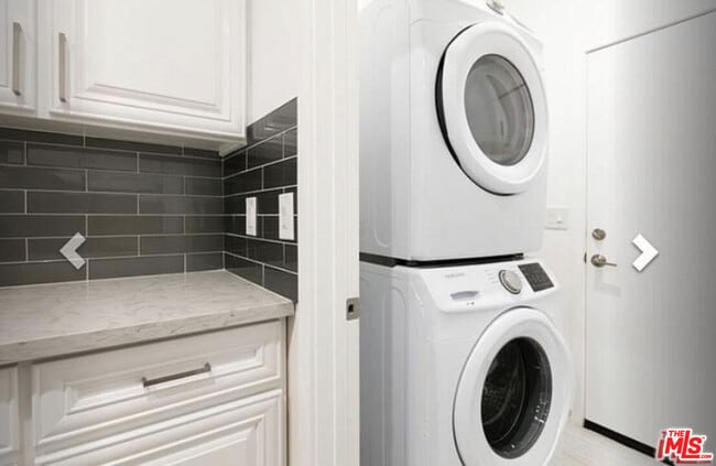 Building Photo - 1629 Ridgeley Dr