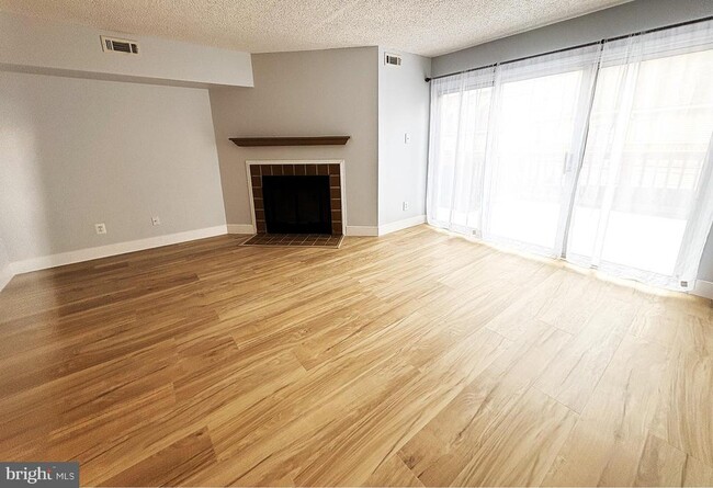 Building Photo - 306 Paddock Dr