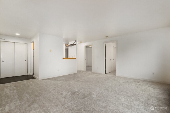 Foto del edificio - 4111 Whitman Ave N