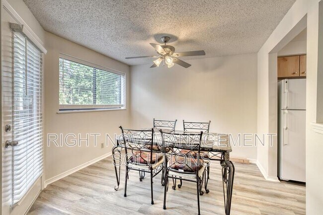 Foto del edificio - 3713 S Gekeler Ln