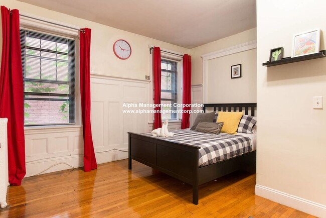 Foto del edificio - 1247 Beacon St