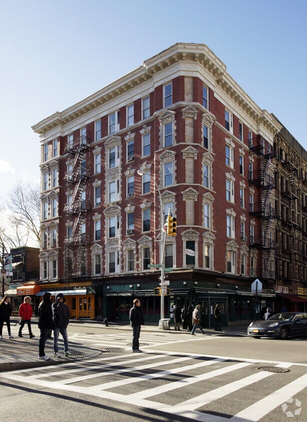 228 Bleecker St Apartments New York, NY