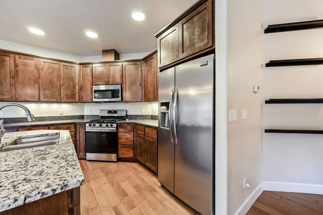 Foto del edificio - Newer Unfurnished Home One Mile from Downt...
