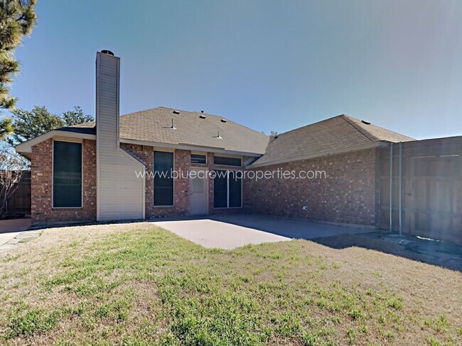 Foto del edificio - 8401 Greenfield Dr