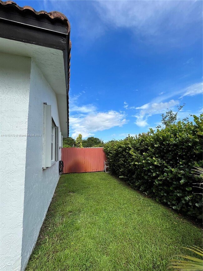 Building Photo - 8724 NW 143rd Terrace