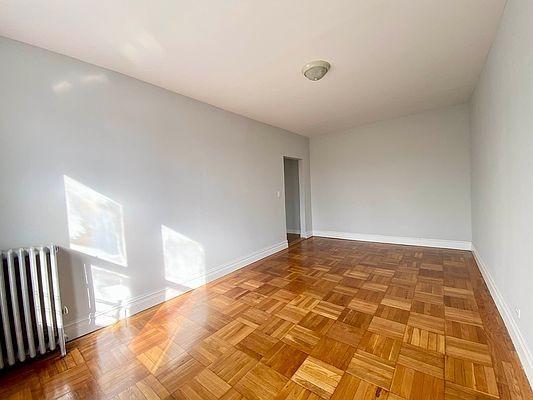 Foto del edificio - 1 bedroom in BRONX NY 10463