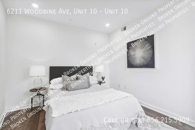 Building Photo - 6211 Woodbine Ave