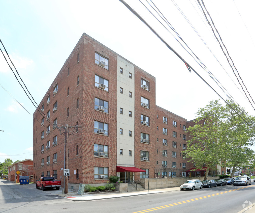 Primary Photo - Washington Place Apartments