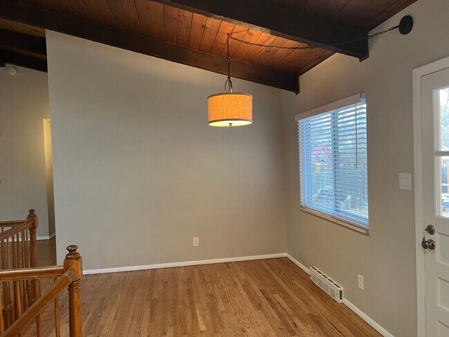 Foto del edificio - Updated West Side ranch Home! 5 beds + bon...