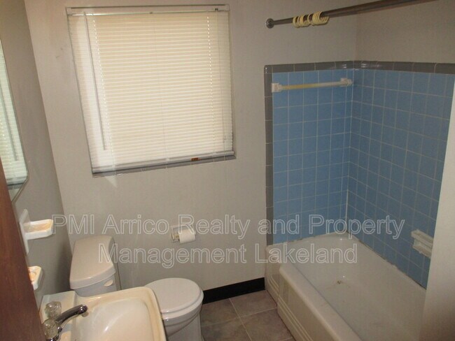 Foto del edificio - 1248 Woodland Ave