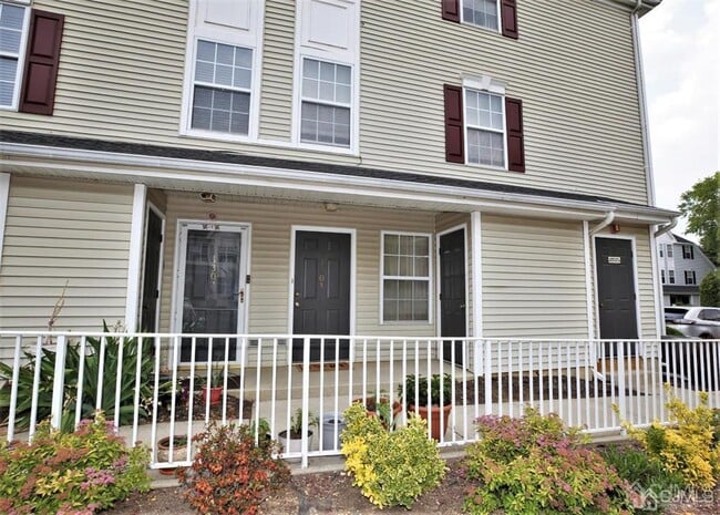 Foto del edificio - 1303 Blossom Cir