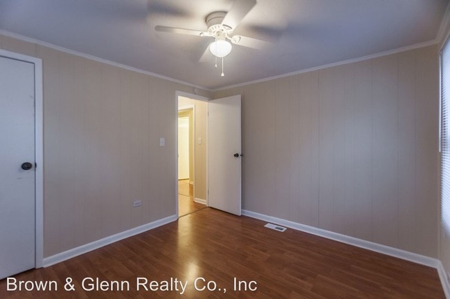 Building Photo - 2631 Glenbrook Dr