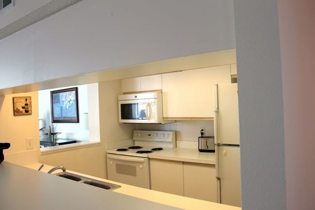 Building Photo - 653 Garland Circle Townhome