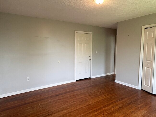 Foto del edificio - 729 E Maple St