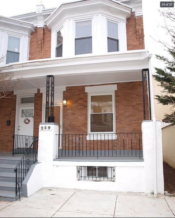Primary Photo - 259 E Sydney St
