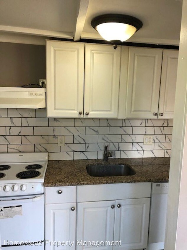 Primary Photo - 315 W Fornance St