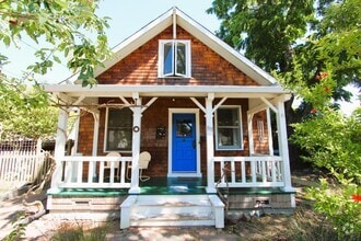 Building Photo - 515 G St