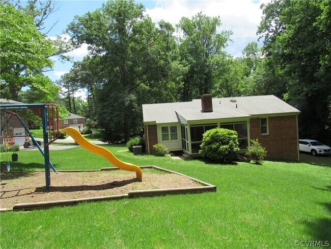 Building Photo - 8506 Lyndale Dr