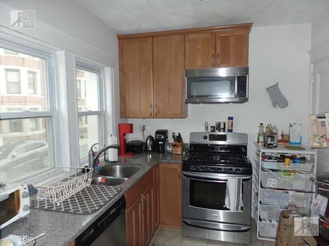 Building Photo - 3 bedroom in Brighton MA 02135