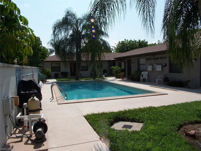 Foto del edificio - 1016 SE 8th St