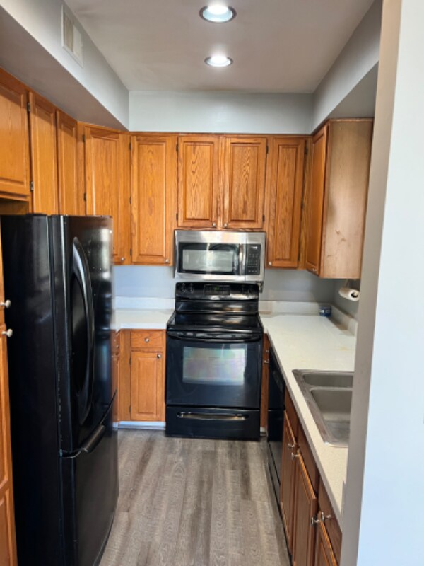 Building Photo - 7048 Ellingham Cir