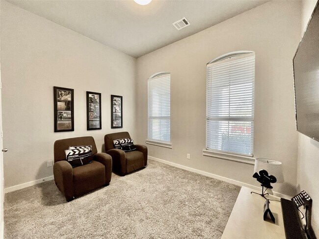 Foto del edificio - 4334 Hemlock Grove Ln