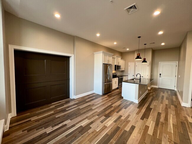 Foto del edificio - 409 Lackawanna Ave