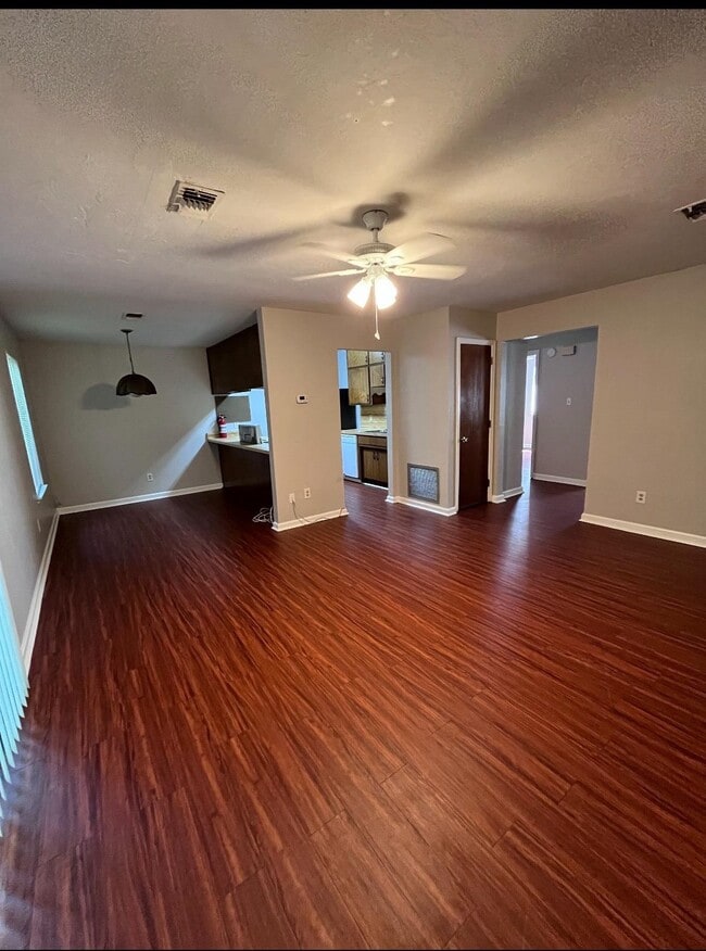 Building Photo - 3732 Donovan Dr