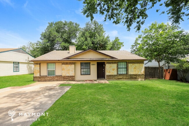 Building Photo - 323 Linkwood Dr