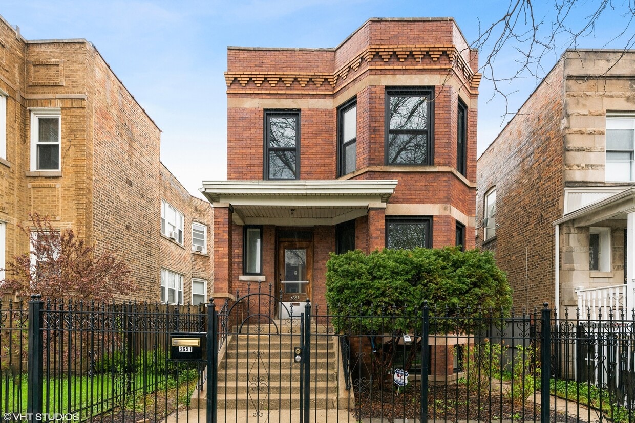 Primary Photo - 3651 N Troy St