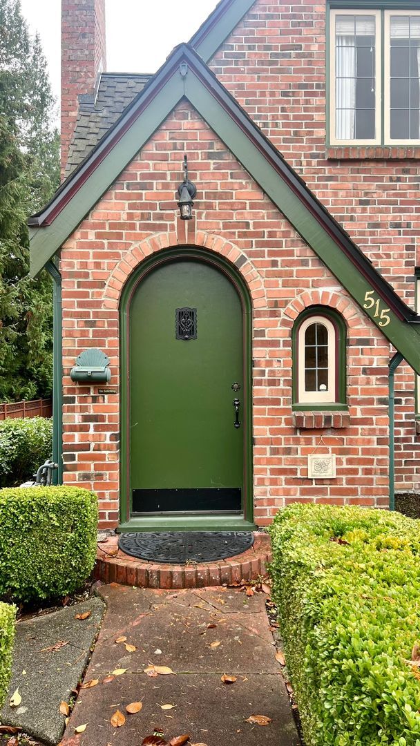 Building Photo - Old Town Poulsbo....Charming Brick Tudor w...