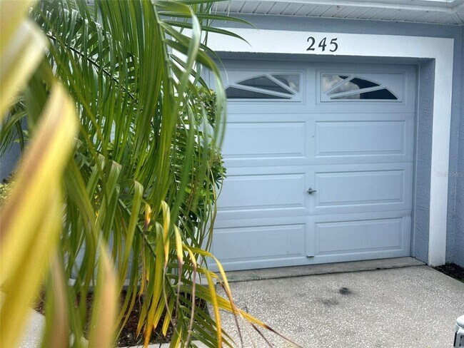 Building Photo - 245 Hemingway Dr