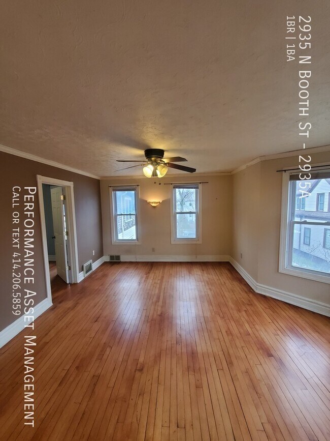 Foto del edificio - Charming 1BED/1BATH Riverwest Upper Unit