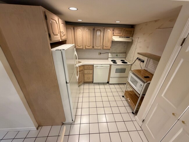 Building Photo - 126 McKinley St